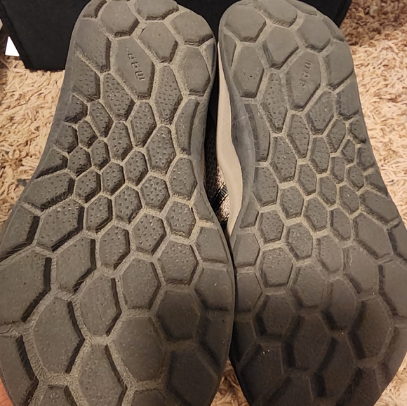 Lot of boys size 2 shoes - Picture 12 of 12